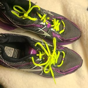 Brookes running shoes